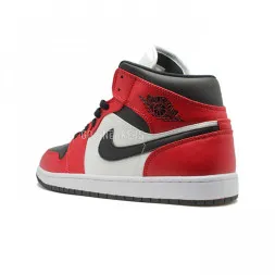 Мужские кроссовки Nike Air Jordan 1 Mid Chicago Toe
