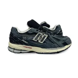 New Balance 1906 Man Suede Black