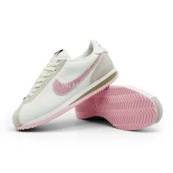 Nike Classic Cortez Valentine’s Day