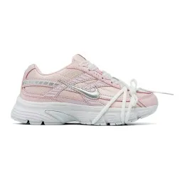 Nike Initiator Slip Resistant Light Pink