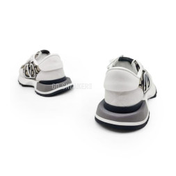 Valentino Vlogo Pace White