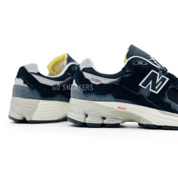 New Balance 2002R Dark Grey Cream