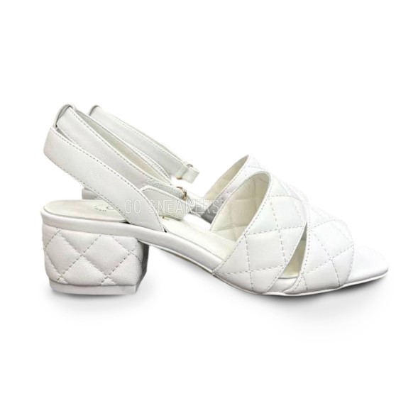 Женские босоножки Chanel Sandals White
