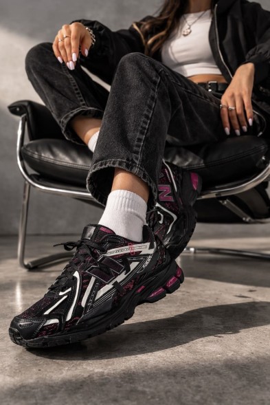 Унисекс кроссовки New Balance 1906A 'Black Dragon Berry'