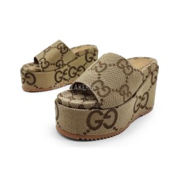 Gucci Platform Flip-flops Light Brown