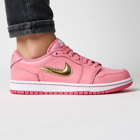 Женские кроссовки Nike Air Jordan 1 Low MM Perfect Pink Metallic Gold